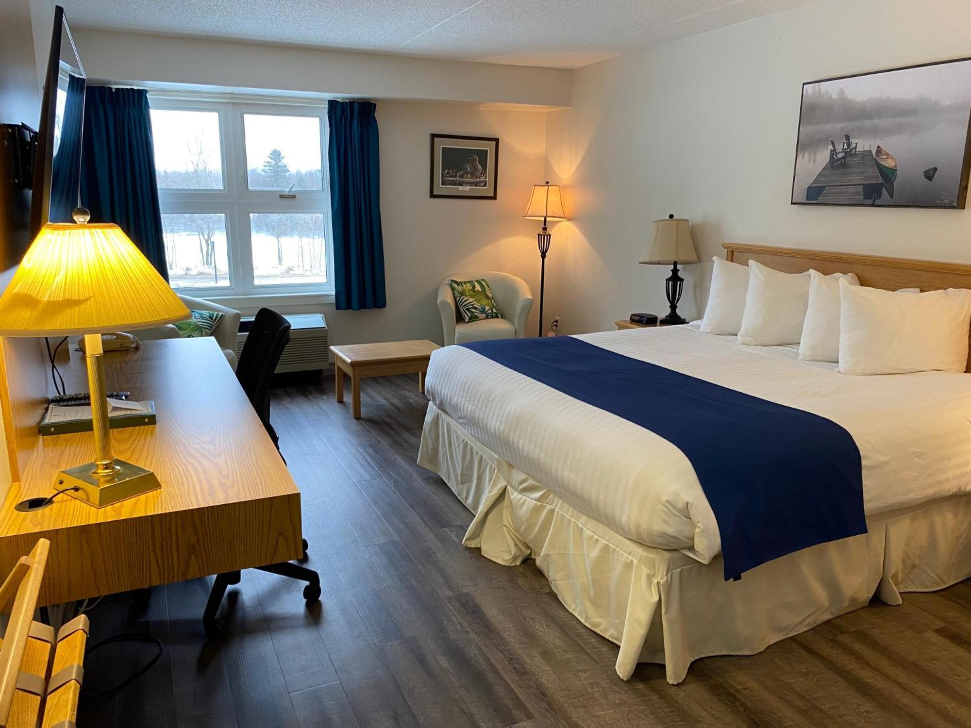 Chateau Logue Hotel Maniwaki ภายนอก รูปภาพ